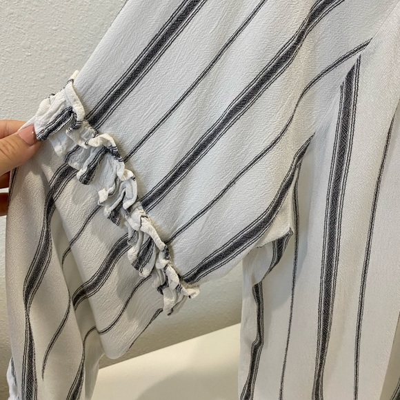 Amuse Society-Casa Blanca Top - Picture 9 of 11